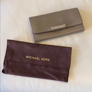 Michael Kors Collection Tonne Flap Wallet
